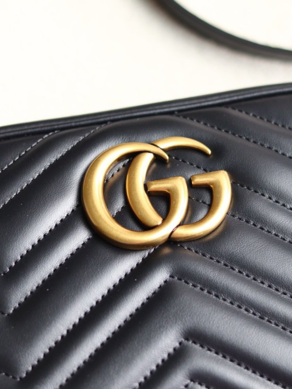 Gucci Bag - Picture 2 of 9